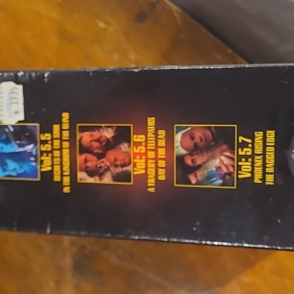 Babylon 5 season 5  VHS - Picture 2 of 4